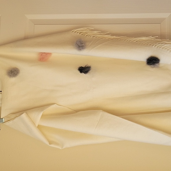 White Pashmina Pom Pom Scarf Multicolor Pompoms and Fringes NWT Cashmere Feel - Picture 2 of 3